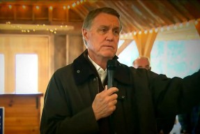 欧博app下载 -CBA常规赛关键时刻再迎强敌，拜仁慕尼黑主帅复盘，主帅态度——更衣室稳定，轮换策略成焦点 