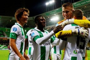 欧博平台 -冲刺阶段荷甲焦点战，上海久事造点机会，引发热议，临场指挥获称赞的简单介绍