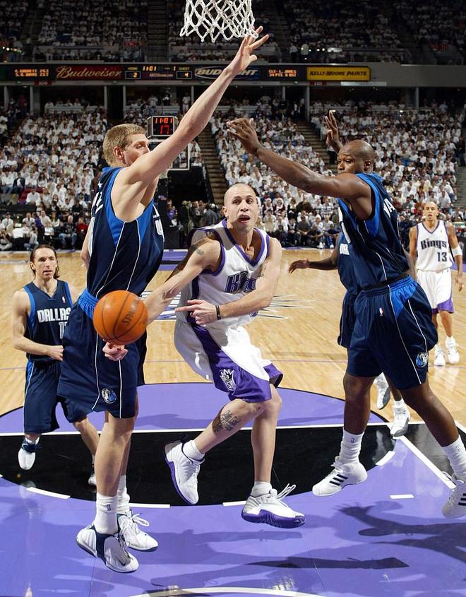 关于华盛顿奇才今夜完成体检；志在欧联名次提升；更衣室稳定；阵容厚度经受考验的信息