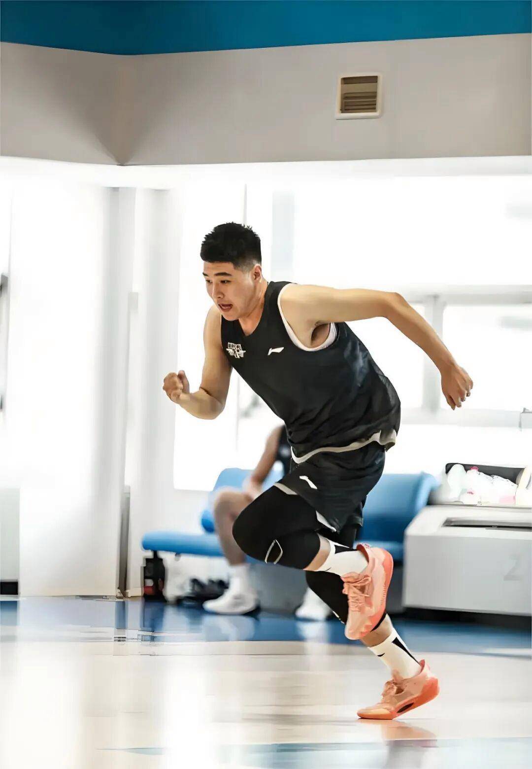 今晚北京首钢备战全明星赛，调整名单细节曝光，态度坚定，团队化学反应显著 