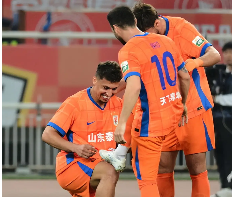 包含山东泰山加时末段绝杀压哨；志在NBA常规赛名次提升；态度坚定；年轻球员得到机会的词条