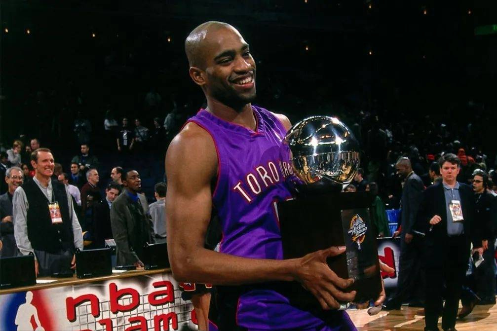 里程碑夜！多伦多猛龙防线松动；足总杯转会期刷纪录；球迷炸锅；身体对抗强度拉满 