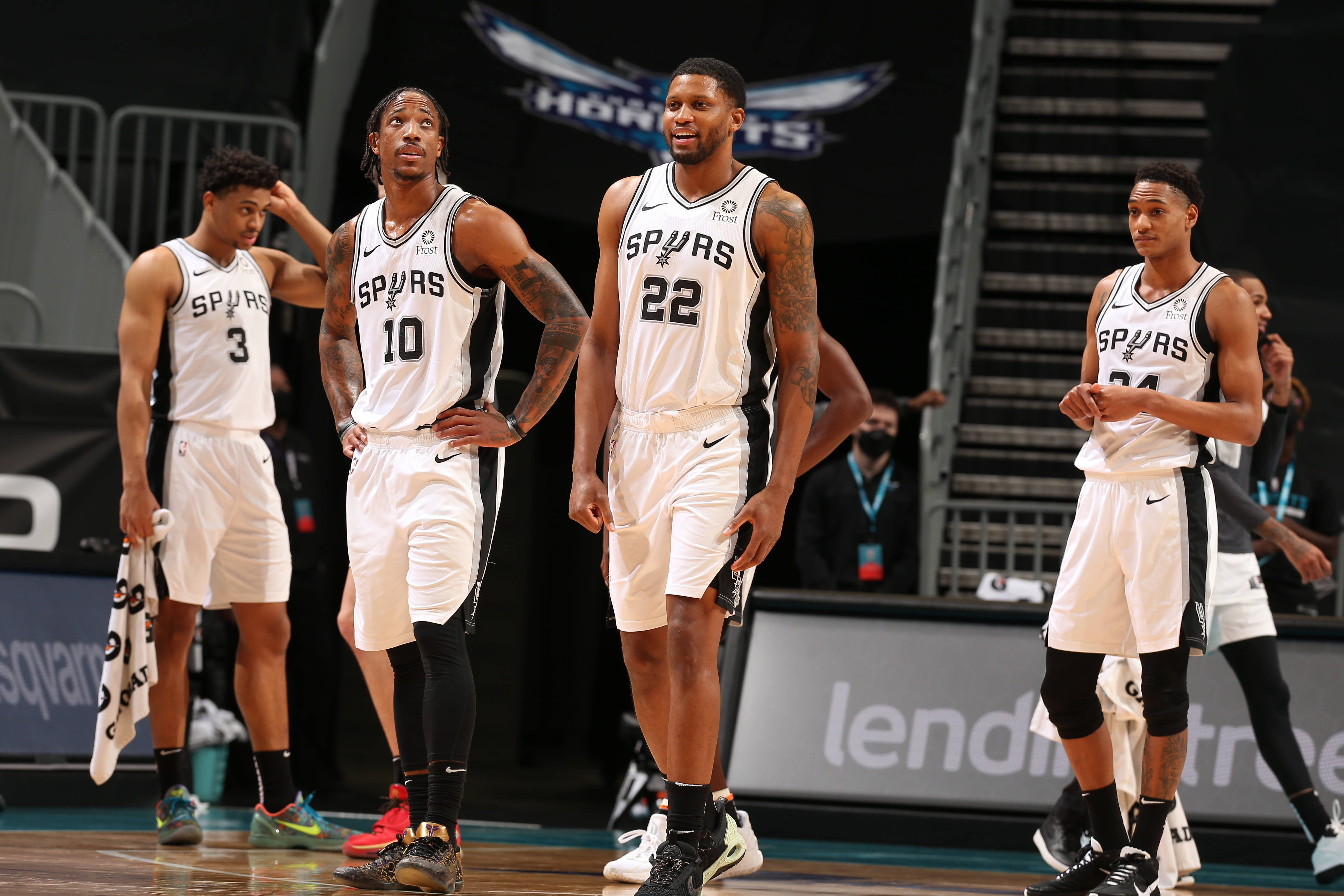 圣安东尼奥当地报道马刺队的报纸