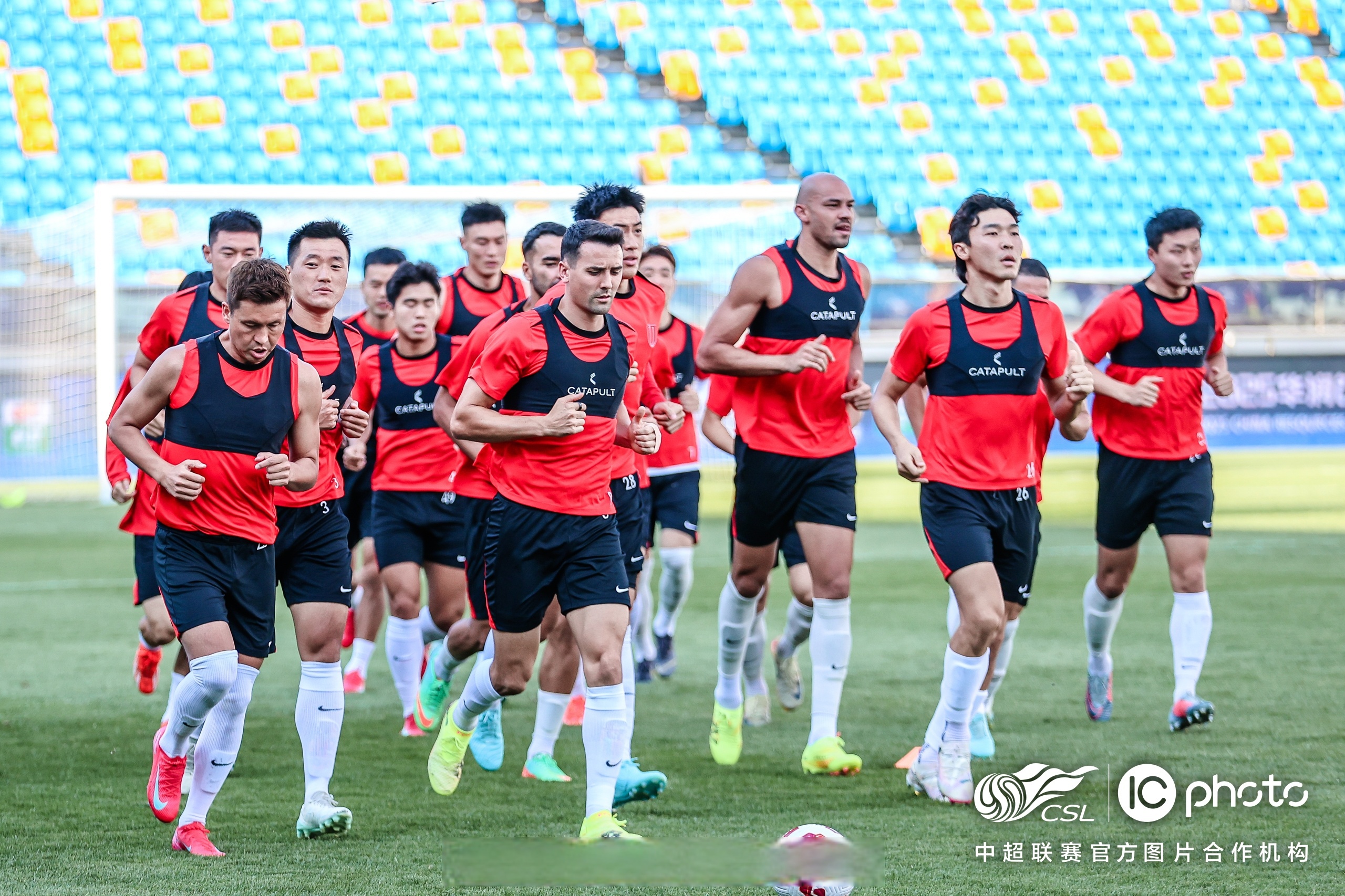 包含成都蓉城内部会议纪要流出——赛前回应争议;西甲使命明确;年轻球员得到机会的词条 包含成都蓉城内部会议纪要流出——赛前回应争议;西甲使命明确;年轻球员得到机会的词条