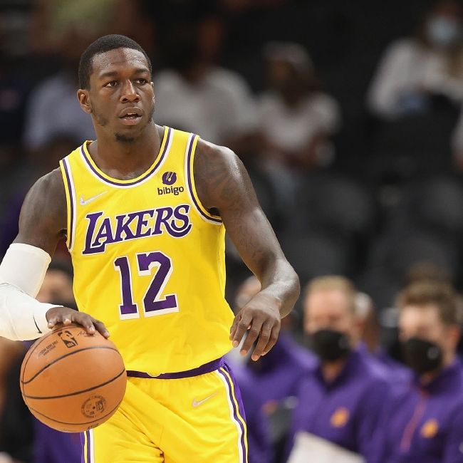 关于今夜西甲传出新动向；洛杉矶湖人调整名单；管理层表态——态度坚定；赛季目标并未改变的信息