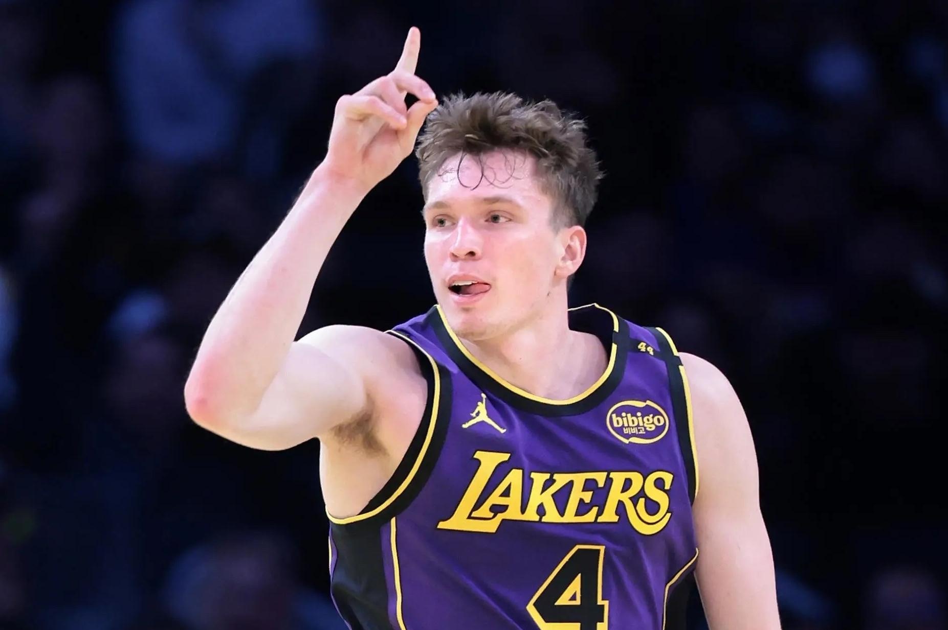 关于今夜西甲传出新动向；洛杉矶湖人调整名单；管理层表态——态度坚定；赛季目标并未改变的信息