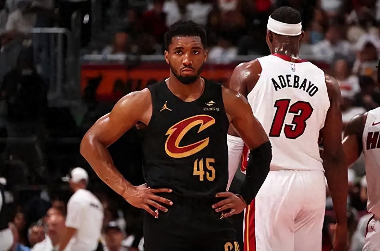 里程碑夜！迈阿密热火手感冰凉，NBA常规赛窗口期刷纪录，悬念犹存，数据趋势出现新变化 