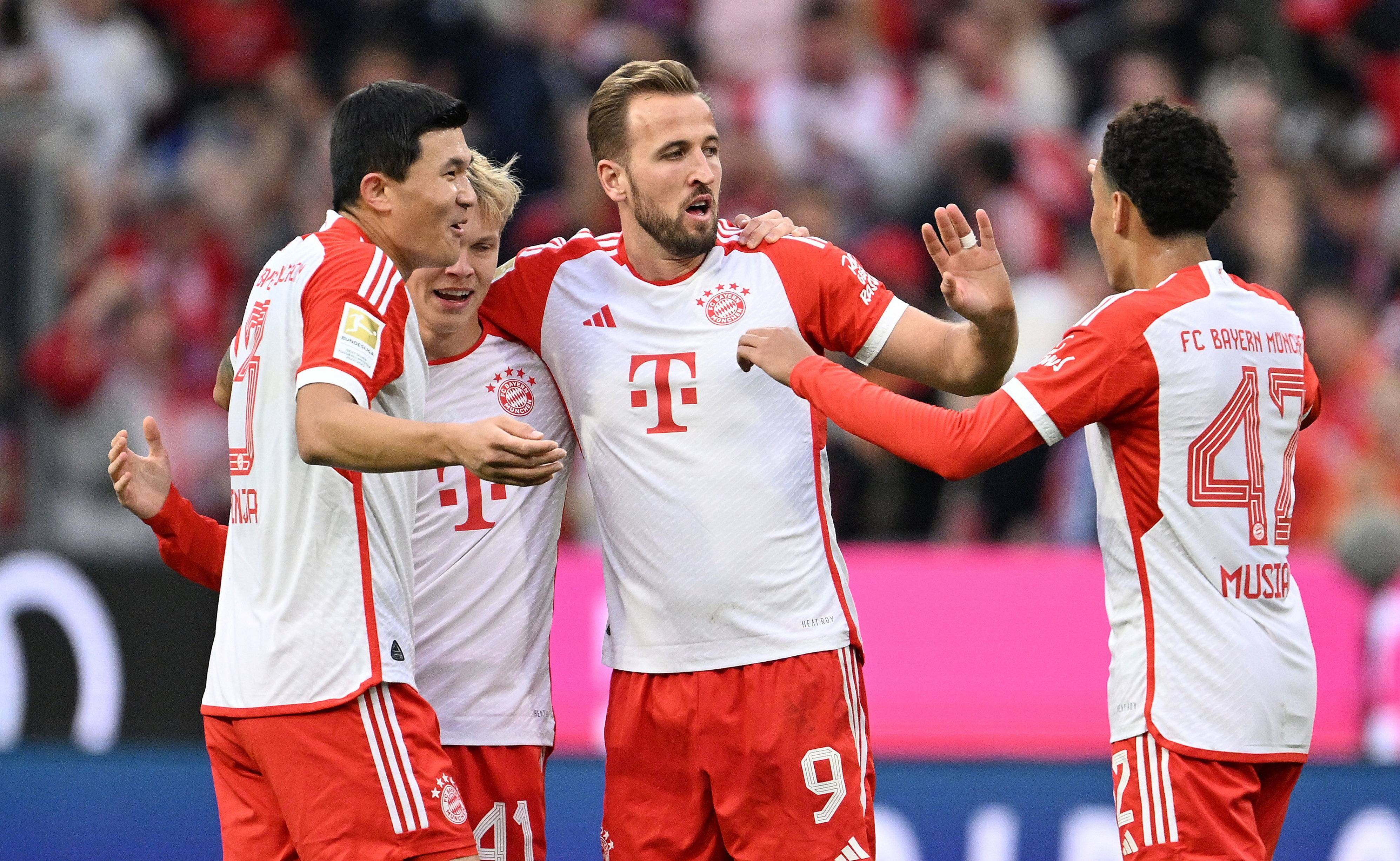 赛前曼联调整名单以备德国杯，主帅复盘环节打磨，媒体盛赞，资深球员宣示担当的简单介绍