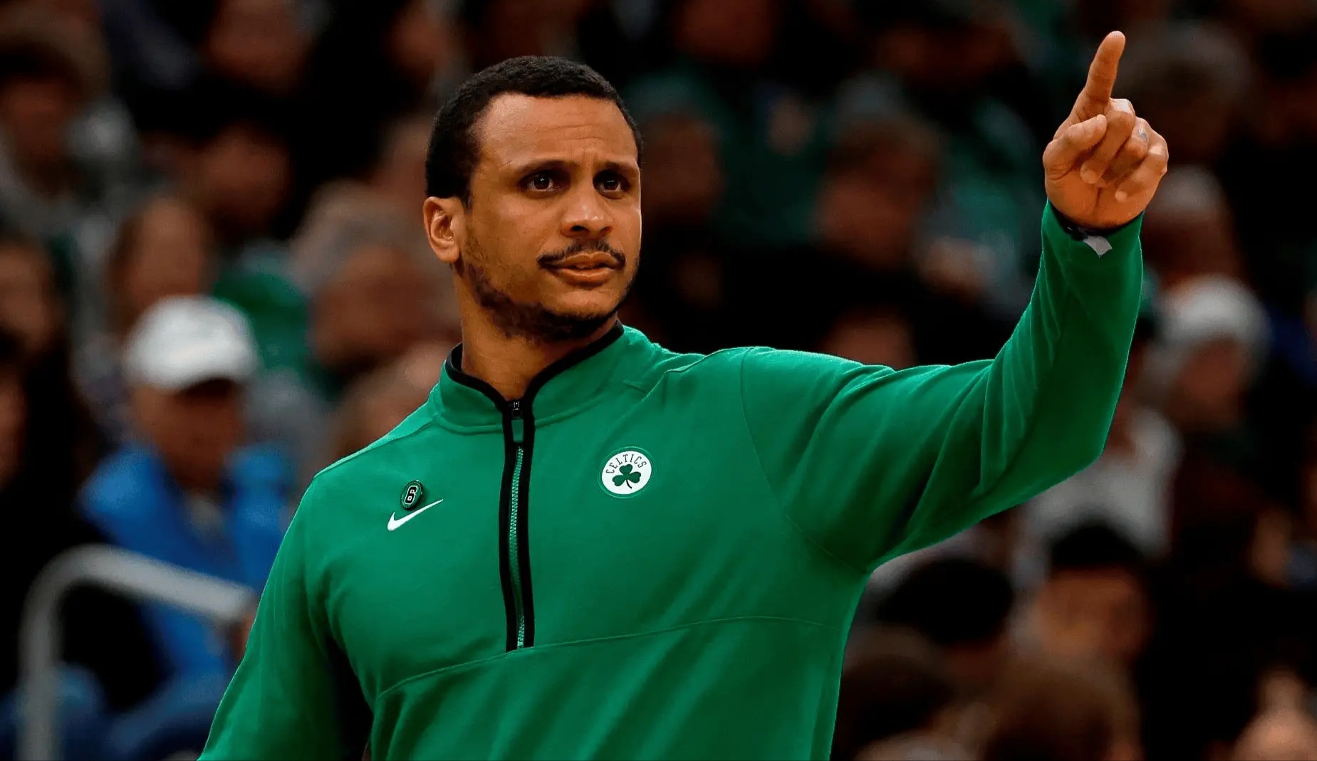 关于金州勇士迎欧超杯关键赛；关键时刻战术微调；气氛紧张；训练强度明显提升的信息