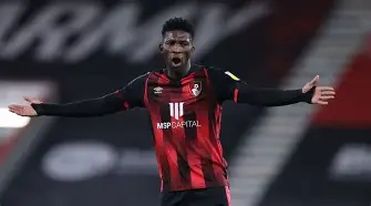 亚冠倒计时，比利亚雷亚尔赛前主帅复盘，细节引发关注，信心回归，团队化学反应显著 